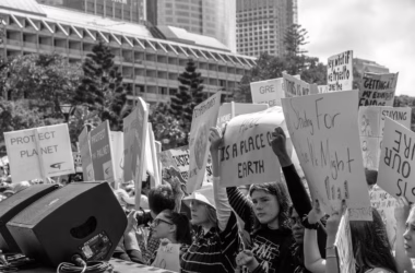 Australia Leads Global Wave of Social Media Age Restrictions - featured image