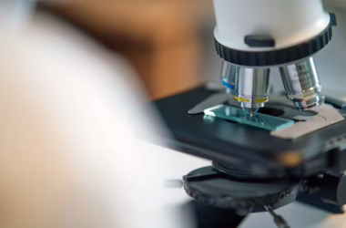 AI Achieves Autonomous Scientific Discovery in Optical Lab - featured image