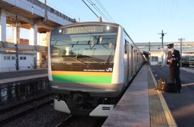 Sakana AI Trains 7B Model to Orchestrate GPT-5 and Claude - featured image