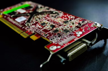 AI Chips Explained: GPUs, TPUs, and AI Accelerators